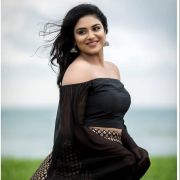 Indhuja Ravichandran Latest Hot Photos/Wallpapers in HD Quality (1080p)