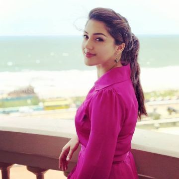 Mehreen Pirzada Latest Hot HD Photos/Wallpapers (1080p,4k)