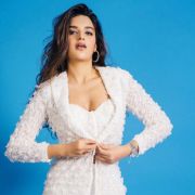 Nidhhi Agerwal Latest Hot HD Photos & Wallpapers (1080p)