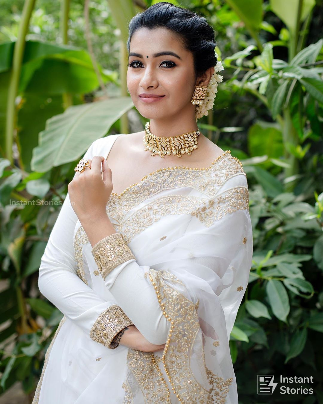 Priya Bhavani Shankars Hot Photoshoot Pictures in White Saree (1080p) (7442) - Priya Bhavani Shankar