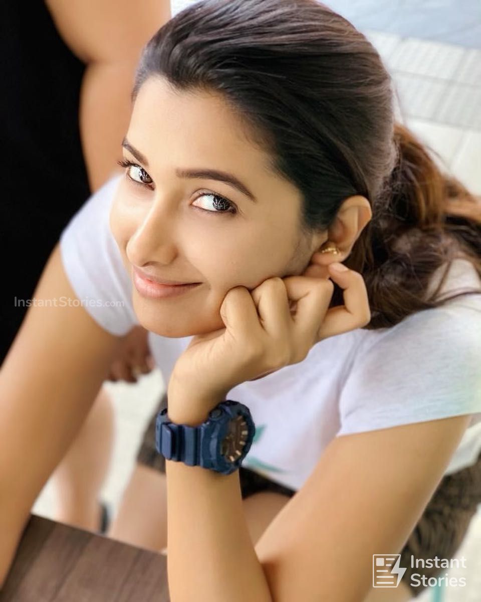 Priya Bhavani Shankars Hot Photoshoot Pictures in White Saree (1080p) (7418) - Priya Bhavani Shankar