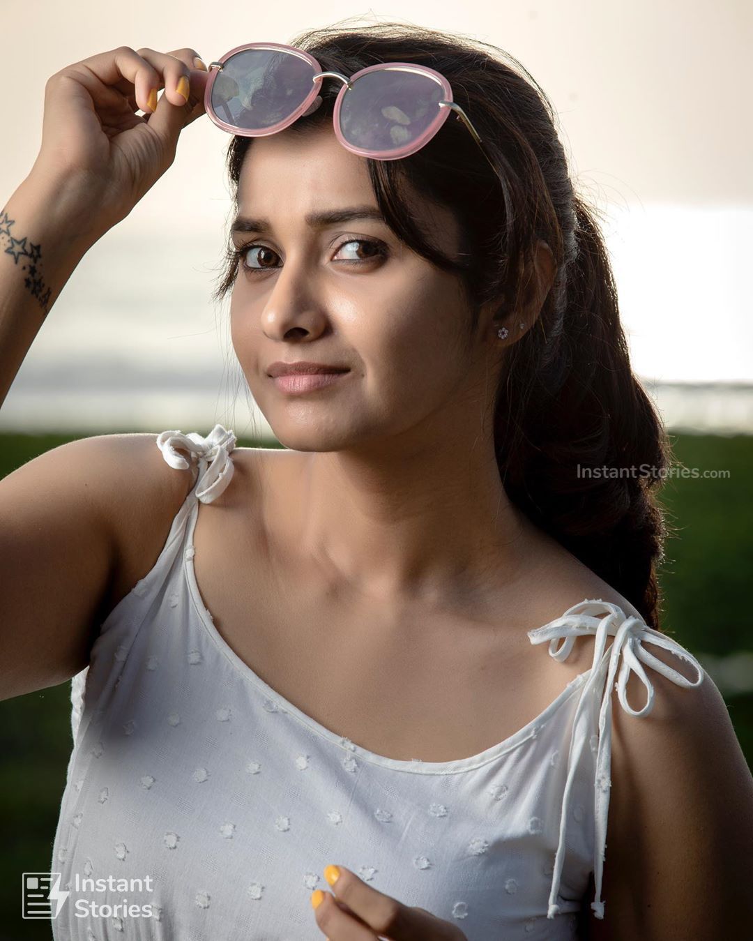 Priya Bhavani Shankars Hot Photoshoot Pictures in White Saree (1080p) (7301) - Priya Bhavani Shankar