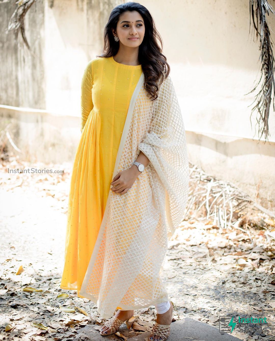Priya Bhavani Shankars Hot Photoshoot Pictures in White Saree (1080p) (7339) - Priya Bhavani Shankar