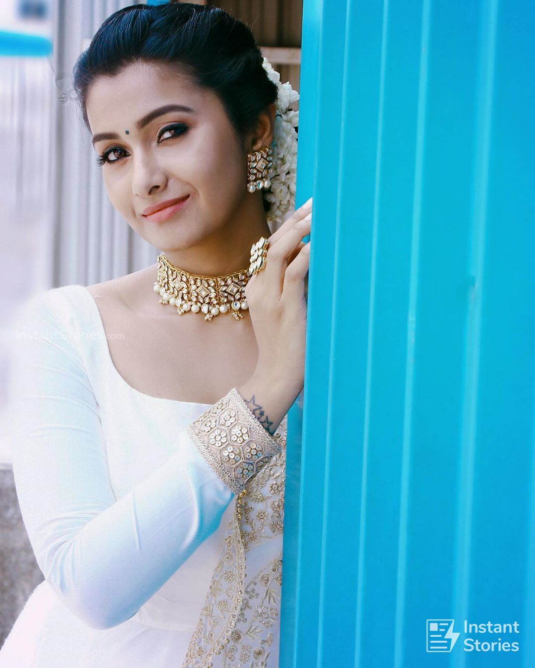 Priya Bhavani Shankars Hot Photoshoot Pictures in White Saree (1080p) (7440) - Priya Bhavani Shankar