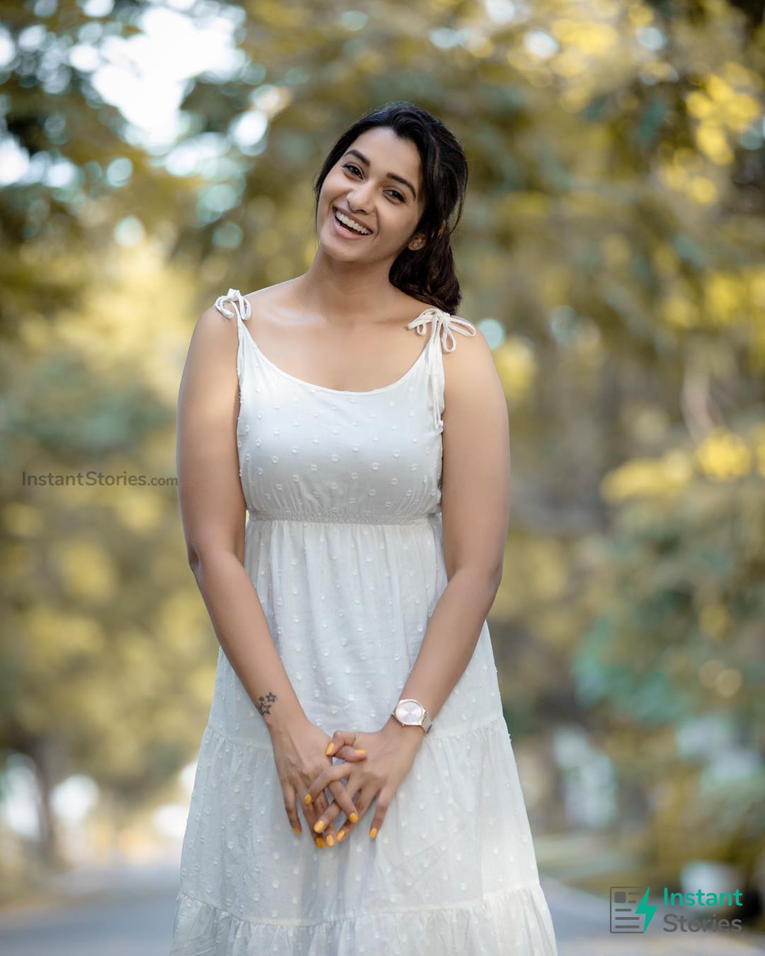 Priya Bhavani Shankars Hot Photoshoot Pictures in White Saree (1080p) (7341) - Priya Bhavani Shankar