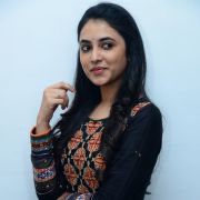 Priyanka Arul Mohan Latest Hot Beautiful HD Photos (1080p)