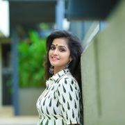 Remya Nambeesan Latest Hot photos from photoshoots in Sarees & Modern Dress (1080p)