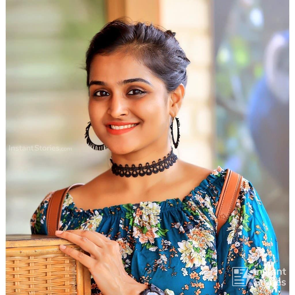 Remya Nambeesan New HD Beautiful photos in Red & Black Sarees (1080p) (8687) - Remya Nambeesan