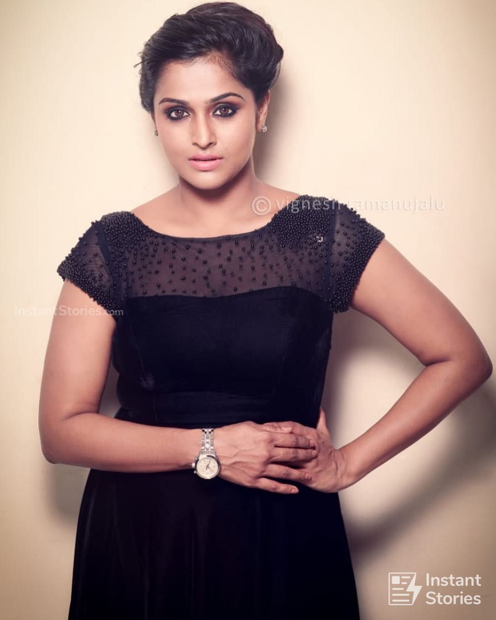 Remya Nambeesan New HD Beautiful photos in Red & Black Sarees (1080p) (8720) - Remya Nambeesan