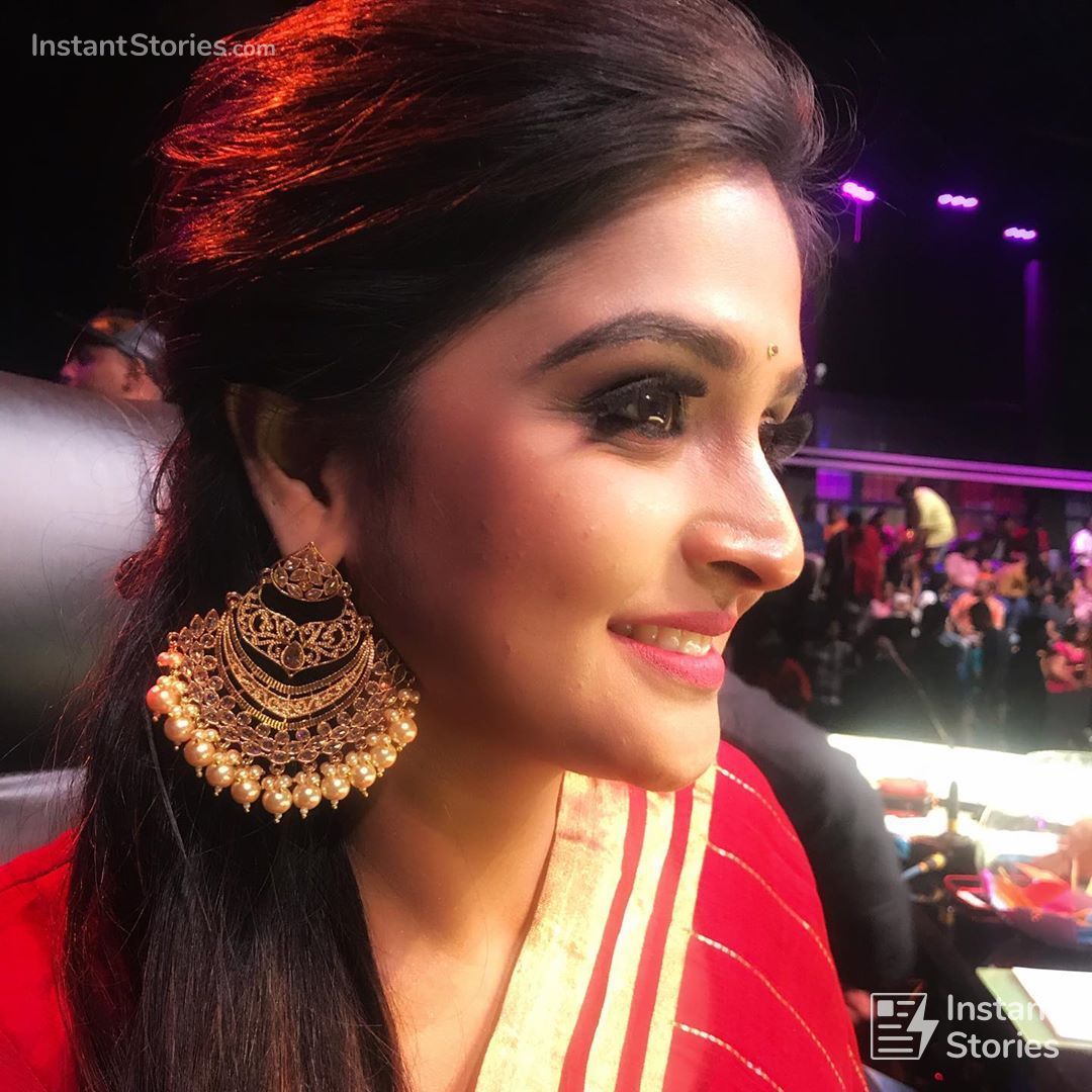 Remya Nambeesan New HD Beautiful photos in Red & Black Sarees (1080p) (510) - Remya Nambeesan