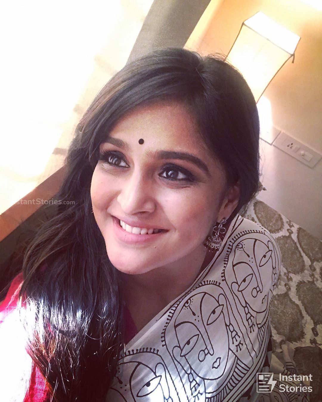 Remya Nambeesan New HD Beautiful photos in Red & Black Sarees (1080p) (9737) - Remya Nambeesan