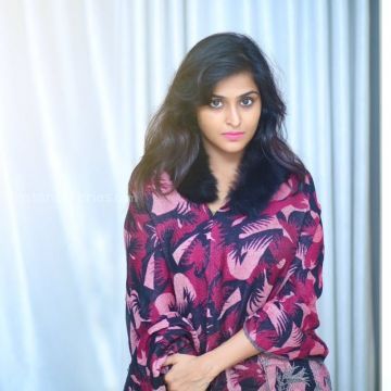 Remya Nambeesan New HD Beautiful photos in Red & Black Sarees (1080p)