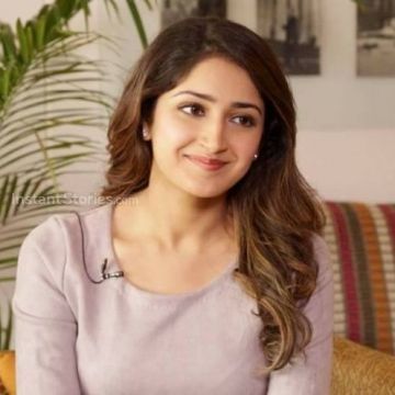 Sayesha Saigal Latest Hot HD Photos/Wallpapers (1080p,4k)