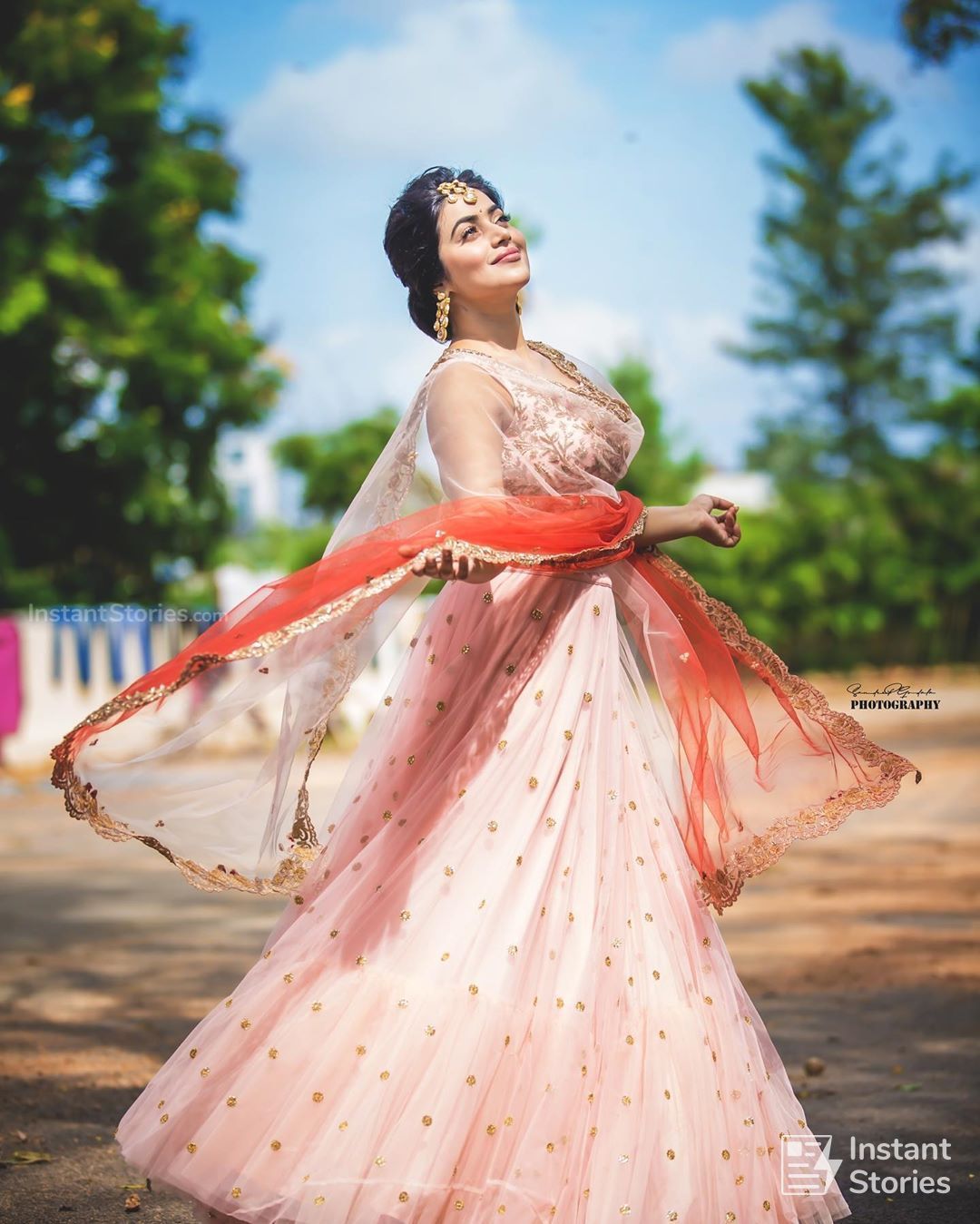 Shamna Kasim (Poorna) Hot HD Photoshoot Photos in White & Pink Dress (1080p) (16488) - Shamna Kasim (Poorna)