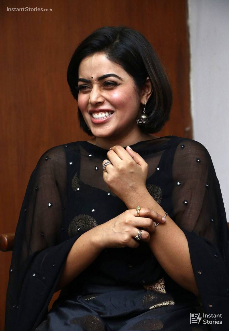 Shamna Kasim (Poorna) Hot HD Photos from Blue Whale Tamil Movie Launch (5814) - Shamna Kasim (Poorna)