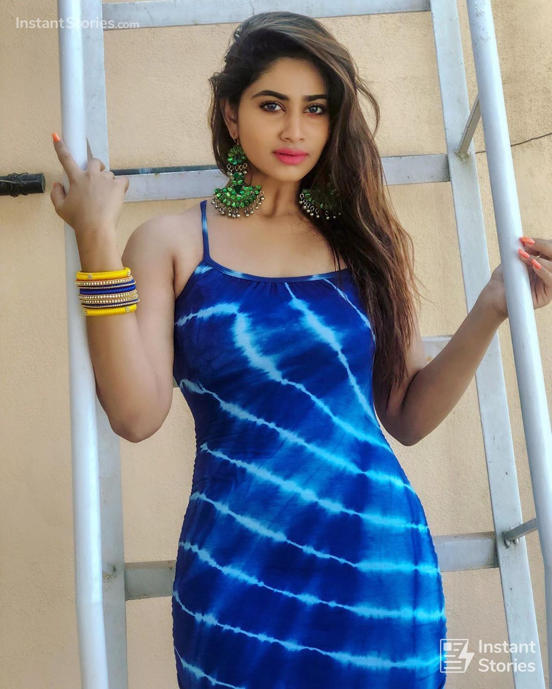 Shivani Narayanan Latest Hot HD Photos / Wallpapers (1080p) (Instagram / Facebook) (2960) - Shivani Narayanan