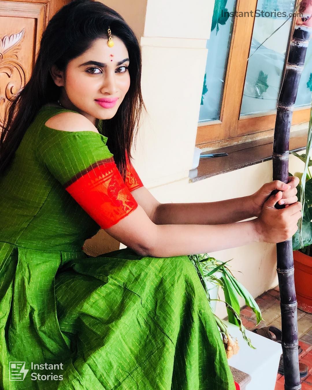 Shivani Narayanan Latest Hot HD Photos / Wallpapers (1080p) (Instagram / Facebook) (3071) - Shivani Narayanan