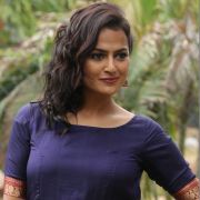 Shraddha Srinath Latest Hot HD Photos/Wallpapers (1080p,4k)