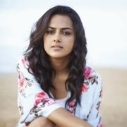 Shraddha Srinath Latest Hot HD Photos/Wallpapers (1080p,4k)