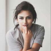 Shraddha Srinath Latest Hot HD Photos/Wallpapers (1080p,4k)