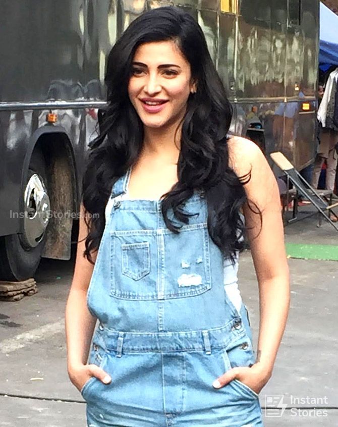 Shruti Haasan Latest Hot HD Photos/Wallpapers (1080p,4k) (7198) - Shruti Haasan